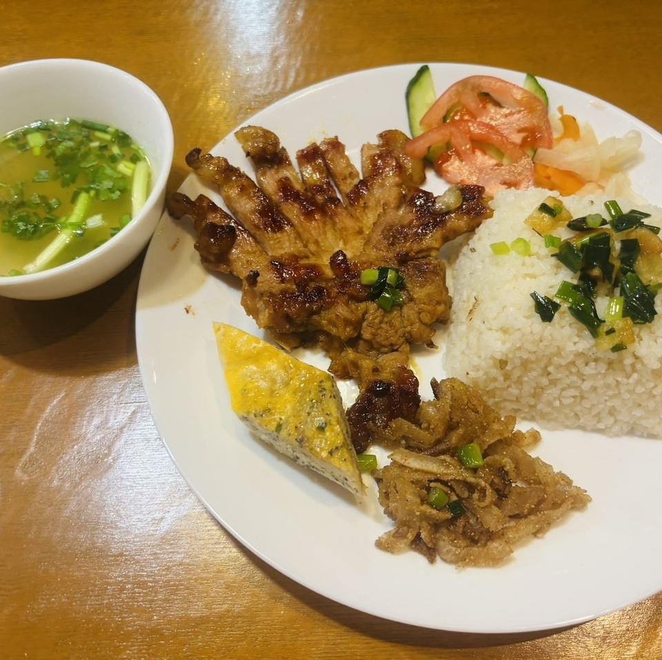 ランチ営業しております。お気軽にご来店ください♪