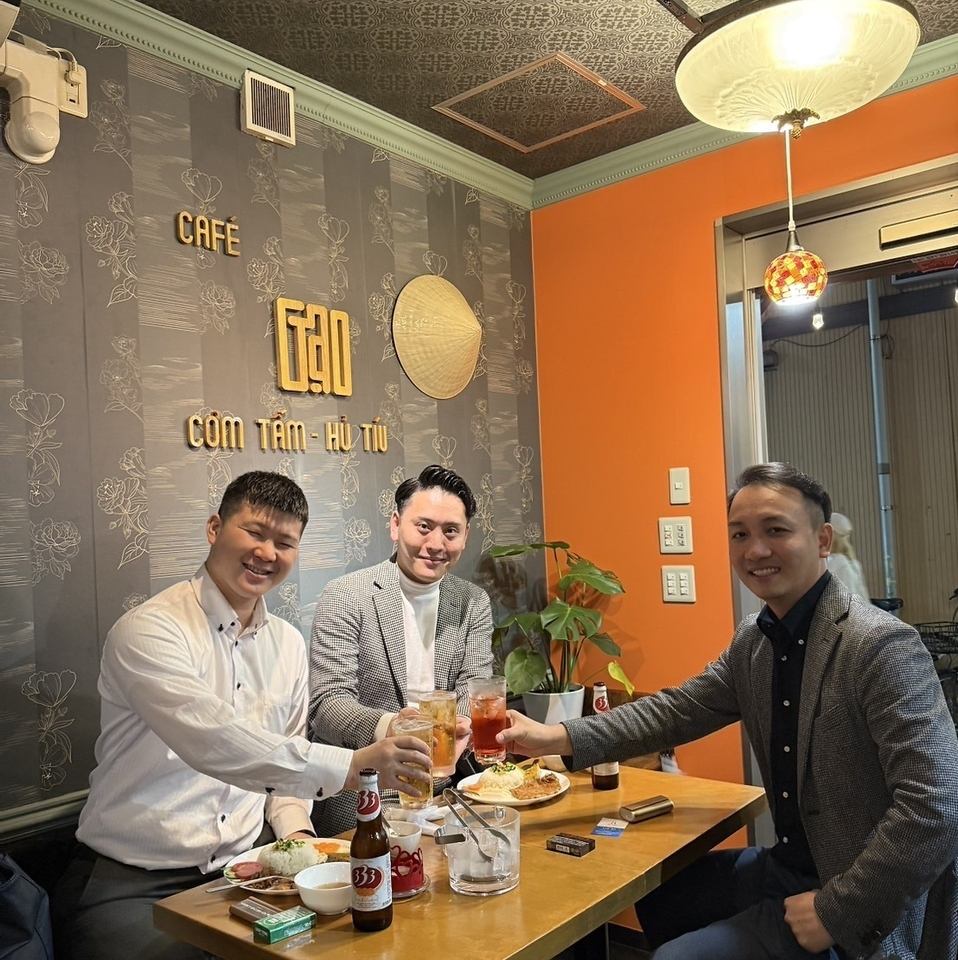 店内はおしゃれなバーのような雰囲気になっております