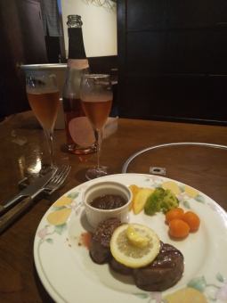 ☆Anniversary Plan B☆Domestic beef☆14,500 yen for a pair☆Comes with a full bottle of sparkling wine☆
