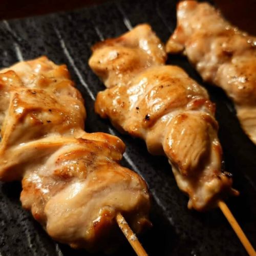 青森県大鰐温泉の軍鶏「シャモロック」を使用した当店自慢の串焼き!