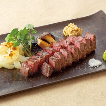 黒毛和牛赤身肉のステーキ