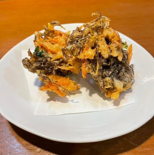 県産もずくのかき揚げ