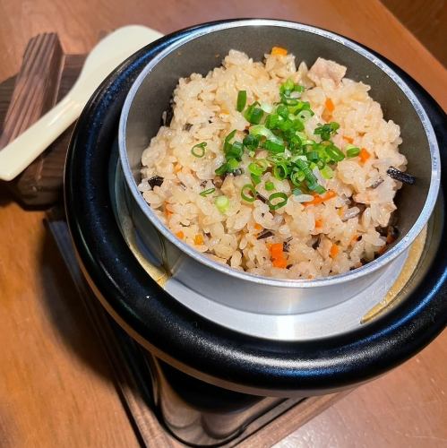 釜炊き沖縄風炊き込みご飯