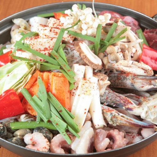 【附120分钟无限畅饮】海鲜火锅也可以选择！4,850日元（含税）套餐包含丰盛的韩式火锅在内的9道菜品！！