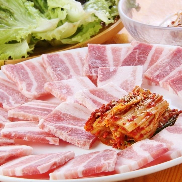 定番サムギョプサル♪香ばしい豚バラ肉を心ゆくまで召し上がれ☆