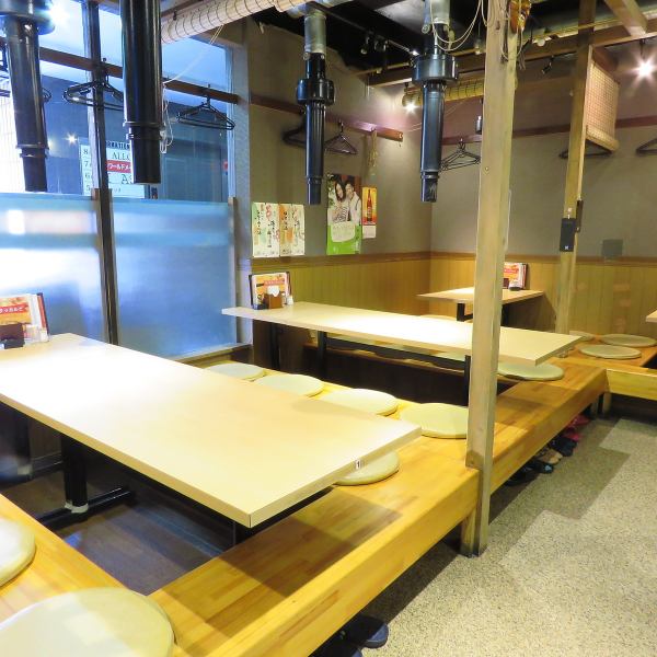 It can be used by a small number of people or a large number of people. ◎ It is a Japanese-style room where you can relax and relax and enjoy authentic Korean cuisine.It is a characteristic of Goroshima that everyone can gather around the table ♪ You can use it in various scenes such as company banquets, girls' parties, various drinking parties!