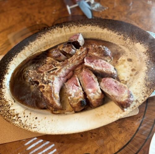 至高の骨付き肉Tボーン