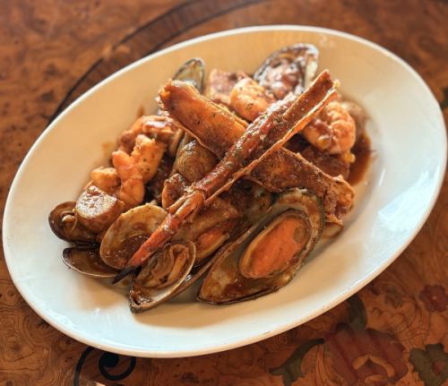 ステーキだけじゃない、海鮮と逸品料理も充実