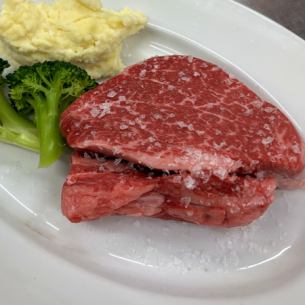 北海道産牛フィレステーキグリル300g