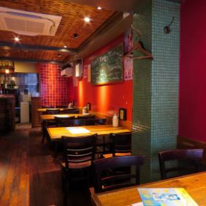 テーブル席は女子会やバースデーパーティーにもぴったりです★