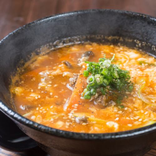 【〆に食べてほしい逸品】 ユッケジャンスープ 650円