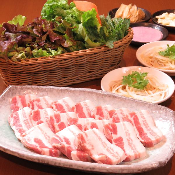 Simple seasoning is addictive [Samgyeopsal set] 1580 yen ♪ (200g per person)