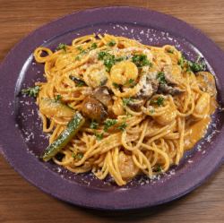 ピリ辛エビクリームのトゥーンバスパゲティ