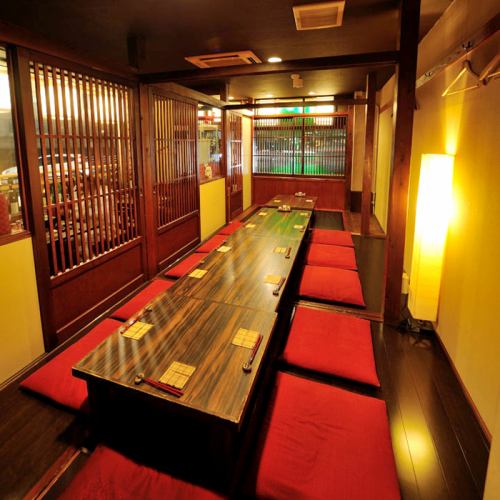 We have tatami rooms for large groups!