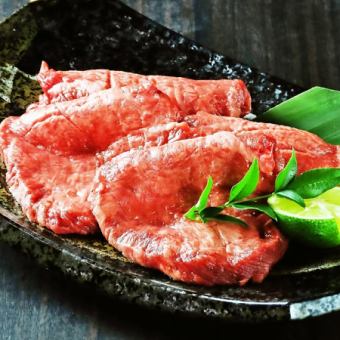 厚切り牛タンも霜降り和牛ロースも食べ放題+A4A5黒毛和牛【食べ放題】6,980円