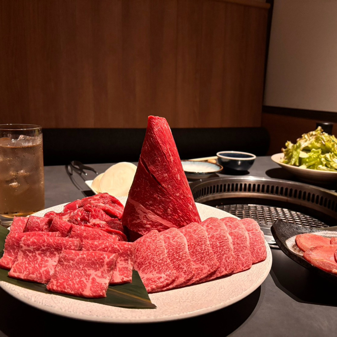 黒毛和牛や名物【大判】焼きしゃぶに厚切りハラミや神戸牛を堪能