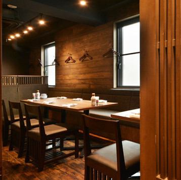 【個室完備◎】落ち着いた雰囲気のシックでモダンな店内は、カウンターやテーブル席のほか周りの目を気にせず、ゆっくりと寛げる完全個室など様々な席タイプあり!各種宴会シーンにおすすめです!【名駅/名駅3丁目/飲み放題/個室/居酒屋/貸切/宴会/和食/送別会/歓迎会/新年会/歓迎会/忘年会】