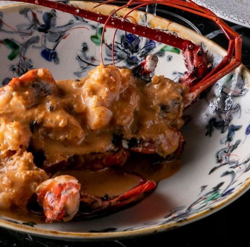 料理長が腕を振るう鉄板焼の数々を