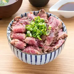 マグロのホホ丼