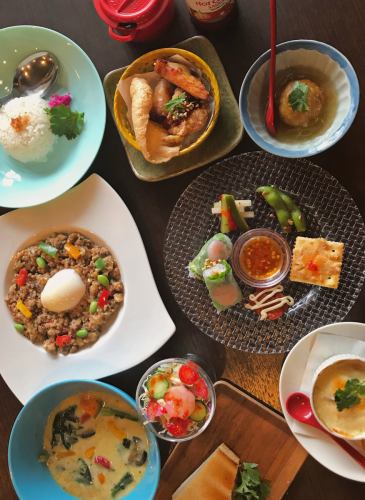 333道泰式越南菜，轻松无习惯。课程非常受欢迎，因为您可以享受各种美味的菜单！