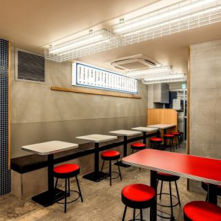 最大20名まで着席可能！テーブル席。