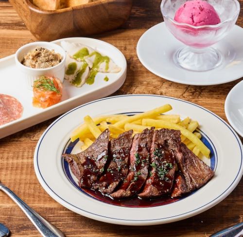 享受休闲的法国美食