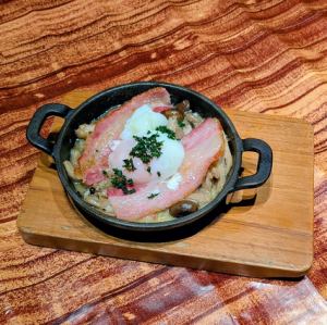 キノコとイベリコベーコンのエストファード温玉のせ