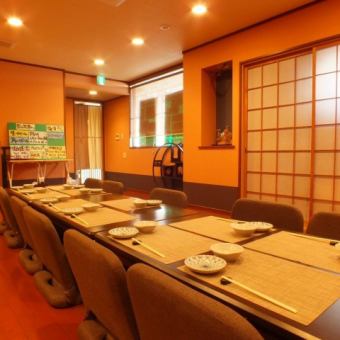 This is a tatami room type seating that can accommodate 8 to 16 people.It can be used for a variety of banquets, including business and family functions.Also, even if you are a small group, we welcome customers who want to stretch their legs and relax!