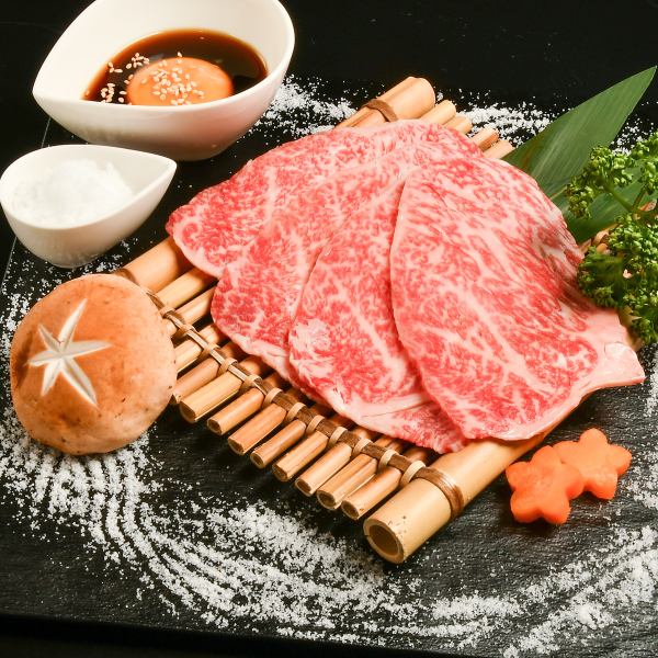 ≪Enjoy the deliciousness of the carefully selected meat≫ Sukiyaki from a yakiniku restaurant 1,950 yen (tax included)