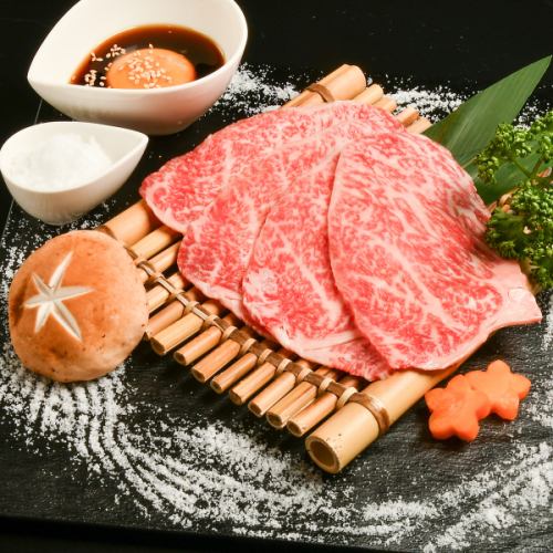 ≪こだわりお肉の美味しさにほっこり≫ 焼肉屋さんのすき焼き 1,950円（税込）