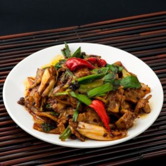 豚レバーの辛子香り炒め/骨付き鶏肉四川唐辛子炒め/鶏肉とピーナッツの唐辛子炒め