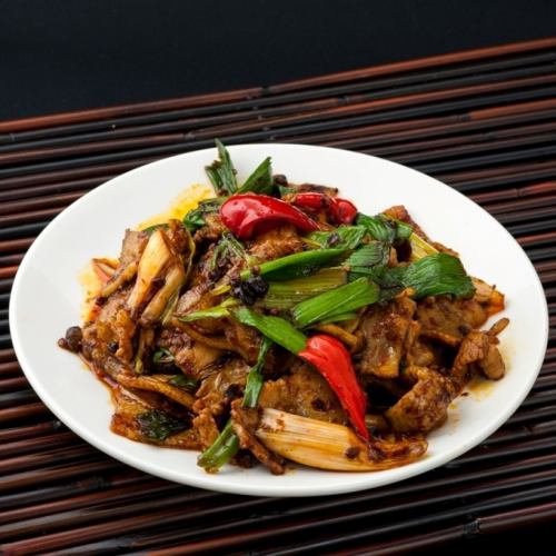 豚レバーの辛子香り炒め/骨付き鶏肉四川唐辛子炒め/鶏肉とピーナッツの唐辛子炒め