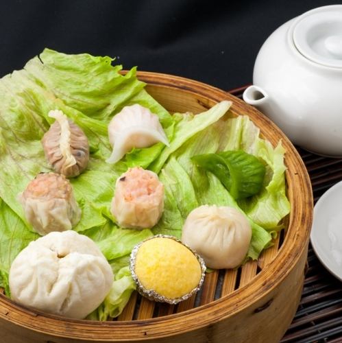 エビ蒸し餃子/フカヒレ餃子/大根もち/ヒスイ餃子