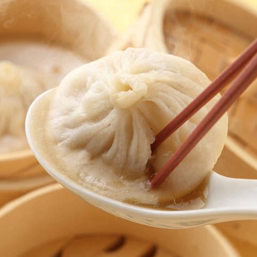 【当店の一押し!】小龍包!点心師の腕前と矜持が一皿に