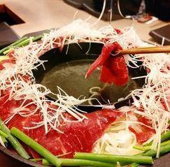 Very popular for parties! Sakura-taki and specially selected Sakura meat shabu-shabu (premium marbled beef & vegetable platter)