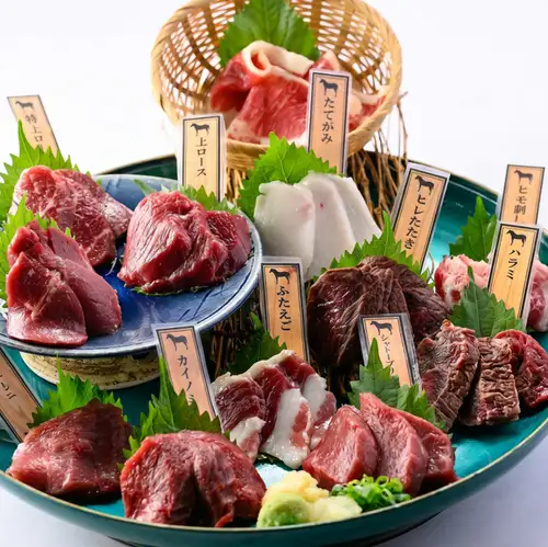 Directly shipped from Kumamoto! Our premium horse sashimi is delicious! ◆Premium horse sashimi platter◆Included in our banquet plans! Our horse sashimi is a must-try!