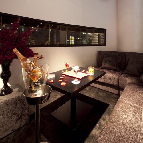 All seats are sofa-curtained private rooms