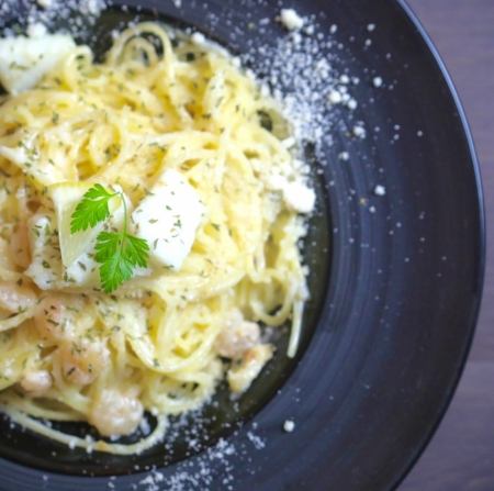 Sea urchin cream pasta