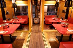 We also accept private floor rentals for up to 28 people.Only courses starting from 5,000 yen can be reserved.Recommended for medium-sized gatherings such as circle drinking parties, corporate department banquets, and events with friends! All seats are sofa seats, so take off your shoes and enjoy a relaxing Yakiniku banquet. Please enjoy◎