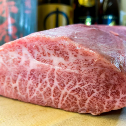"Amazing value for money!" Available only Monday through Thursday! Five dishes including marbled salted tongue, premium Hida beef ribs, and 10-second Hida beef loin are all 2,000 yen.