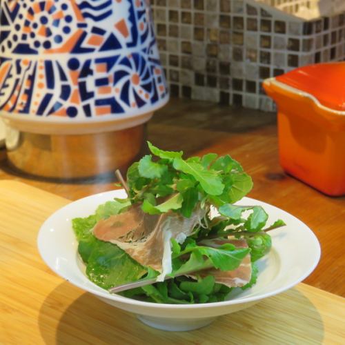 岩崎さんの生ハム＆ルッコラサラダ