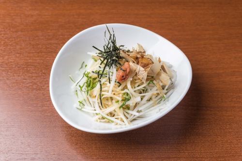 シャキシャキ大根の梅しそサラダ