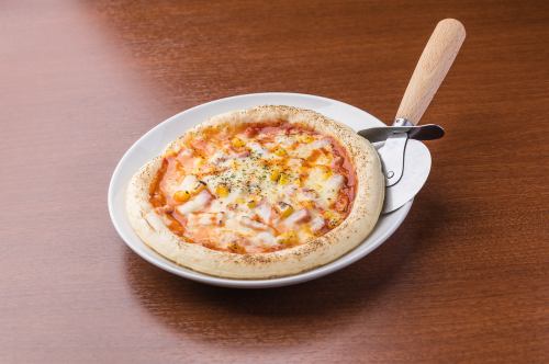 チーズたっぷりベーコンピザ