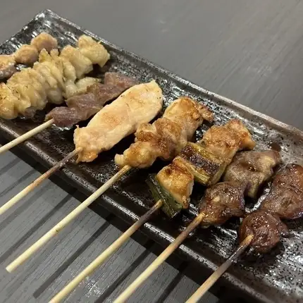 毎日一本一本心を込めて串打ち!本格焼き鳥を堪能♪