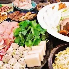 ◇雞肉火鍋套餐：¥2600（含稅）（至少4人）◇