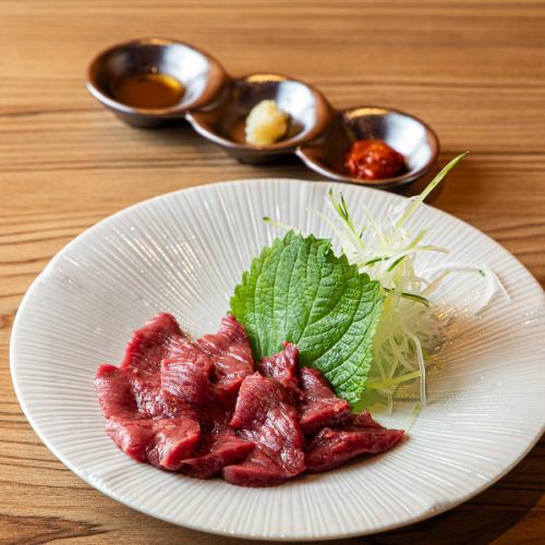 馬刺しと絶品串焼き