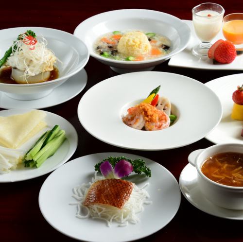 【含無限暢飲】北京烤鴨、虎蝦等“榮套餐” 5,500日元（不含稅）
