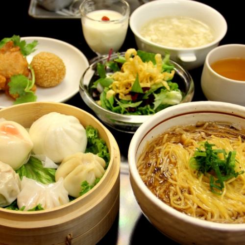 [Chinese lunch 950 (+ tax) ~] Selectable main set, 12 kinds of dim sum set 950 yen (+ tax), etc. ♪