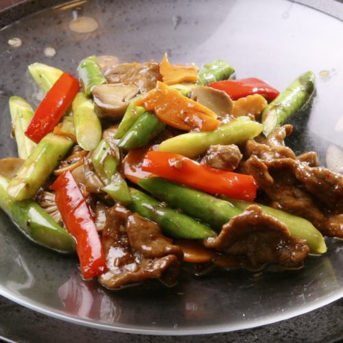 Stir-fried beef fillet with barbecue sauce