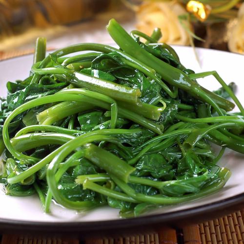 Stir-fried water spinach with natural salt